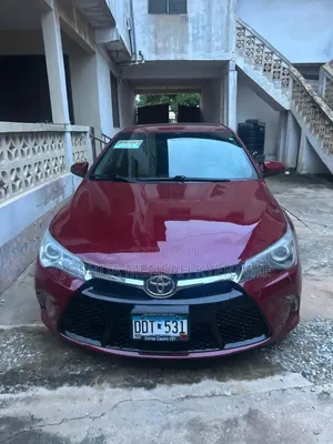 Toyota Camry SE 4dr Sedan (2.5L 4cyl 6A) 2016 Red