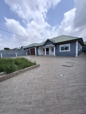 4bdrm House in Arenas,3 Junction, Amasaman for sale