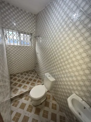 3bdrm House in Francok Estate Fise, Amasaman for sale