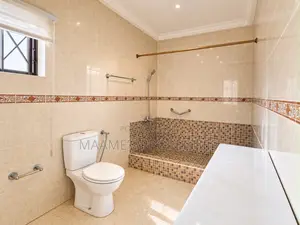 5bdrm House in Regimanuel Gray Estates for sale