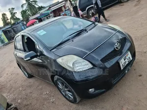 Toyota Vitz 2010 Black