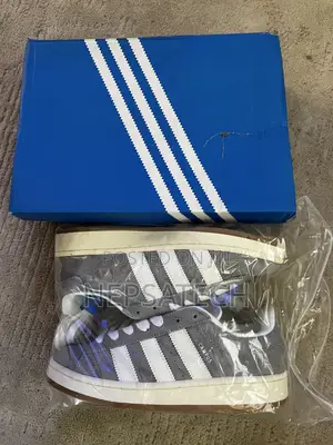 Adidas Sneakers