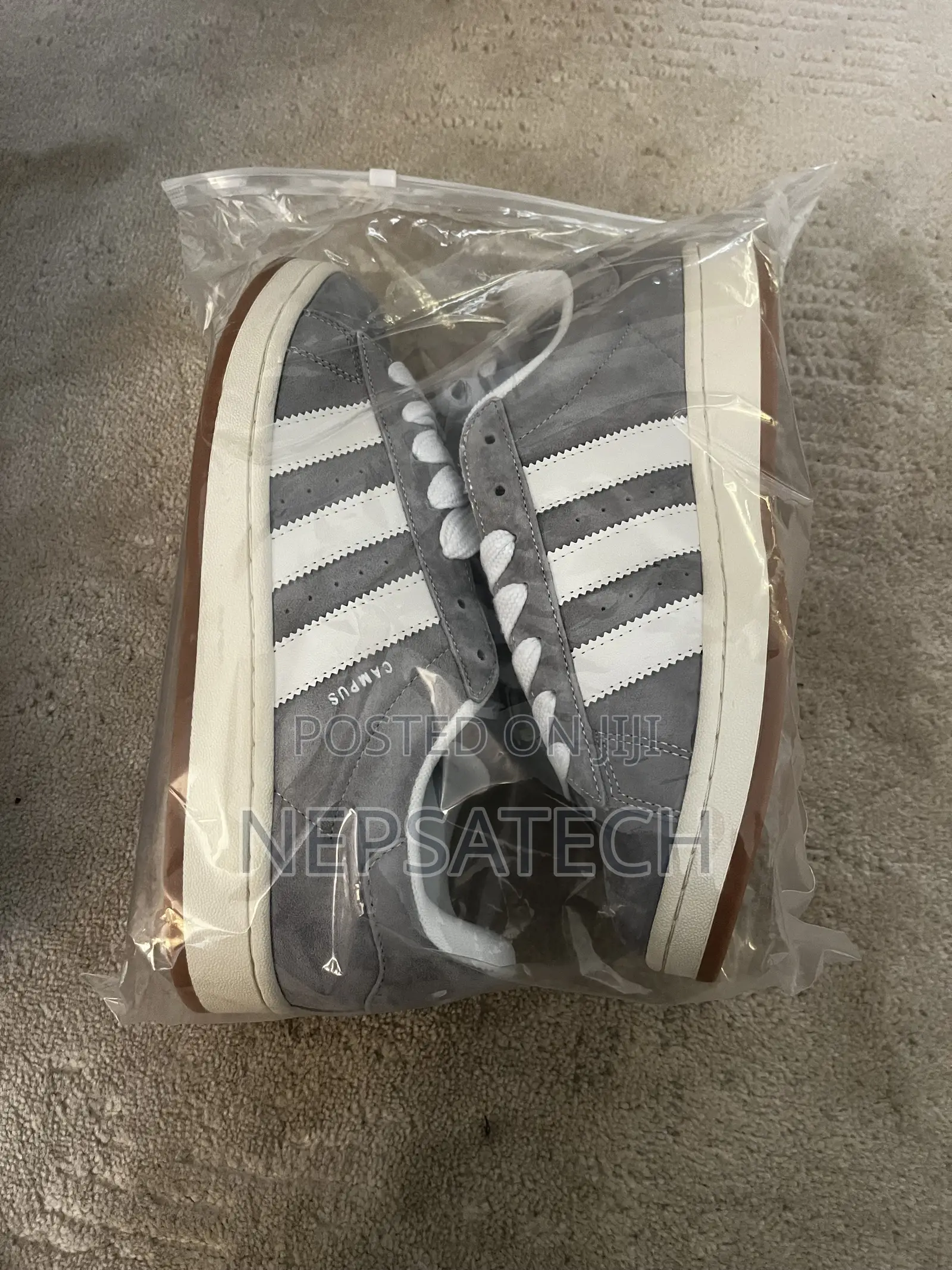 Adidas Sneakers