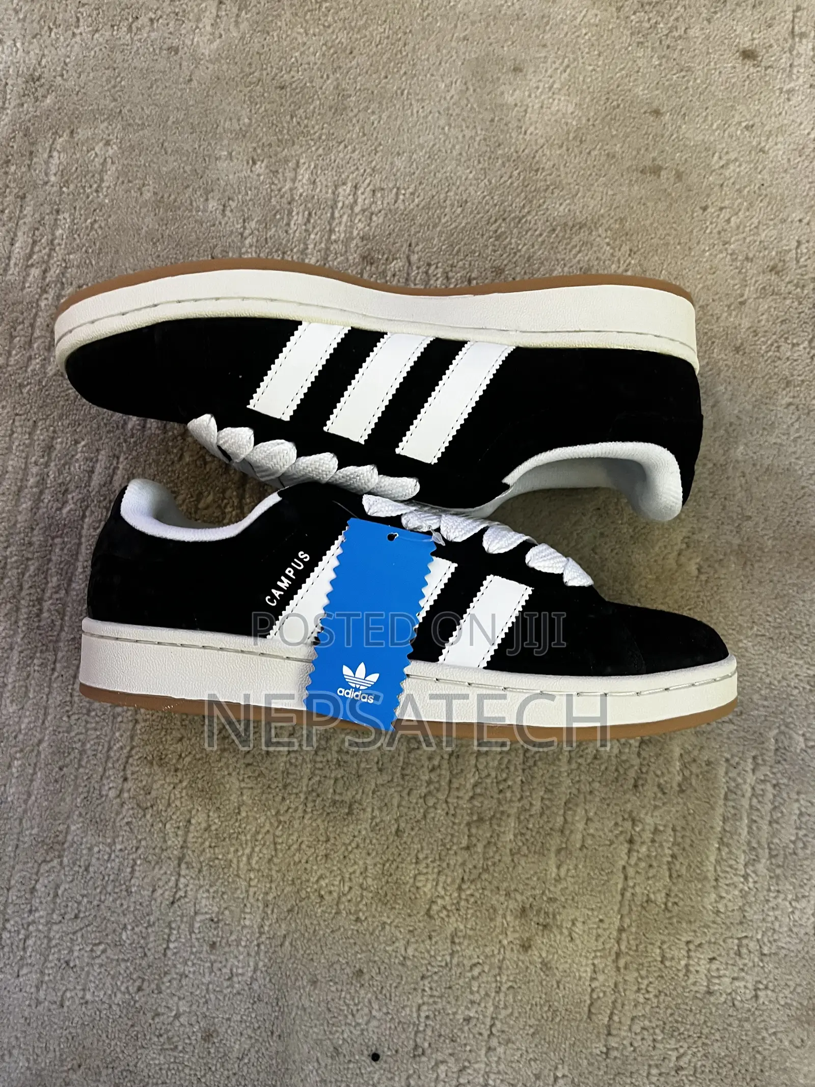 Adidas Sneakers