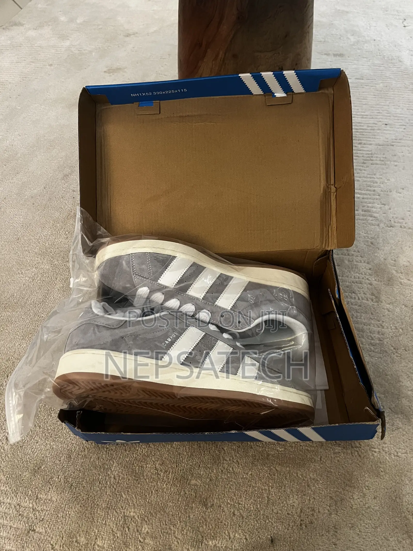 Adidas Sneakers