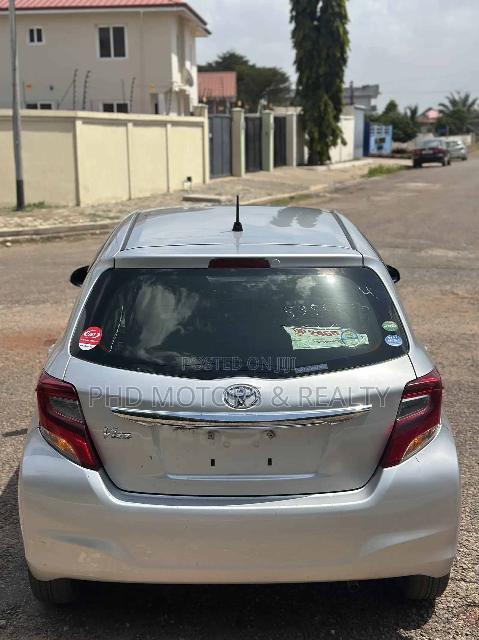 Toyota Vitz 1.3 FWD 3dr 2015 Silver