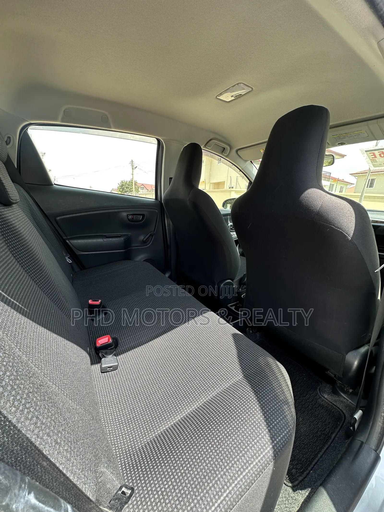 Toyota Vitz 1.3 FWD 3dr 2015 Silver