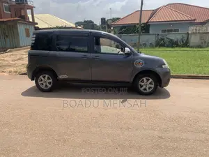 Toyota Sienta 2012 Gray