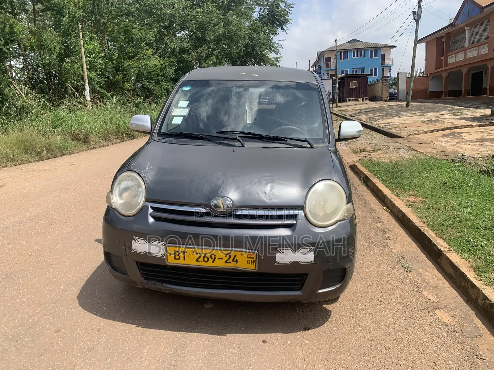 Toyota Sienta 2012 Gray
