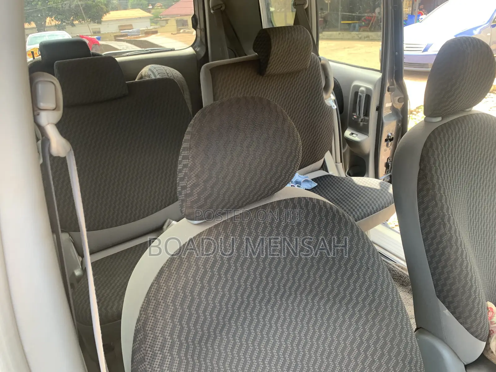 Toyota Sienta 2012 Gray
