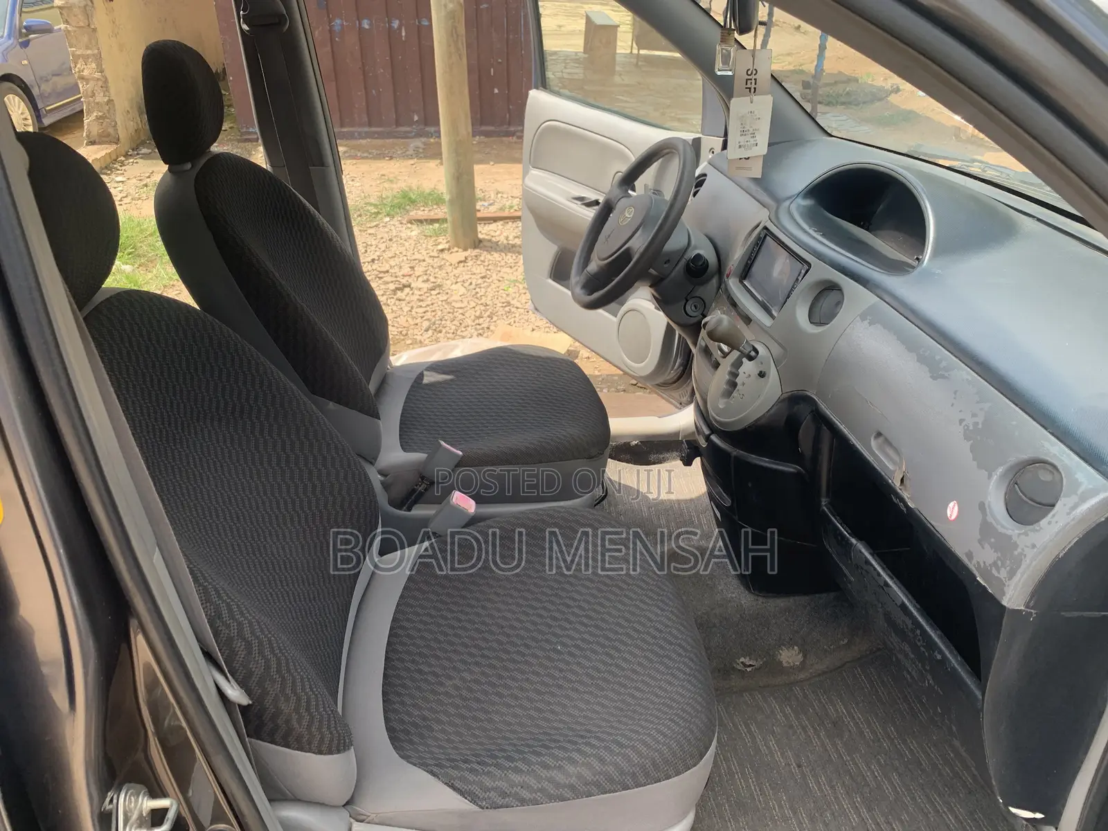Toyota Sienta 2012 Gray