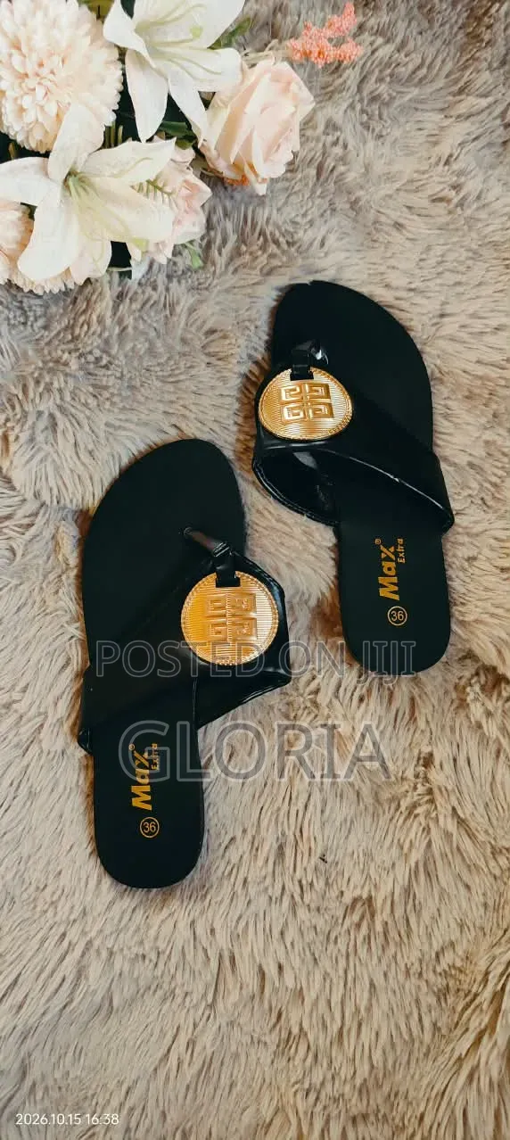 Ladies Black Flat Thong Slippers