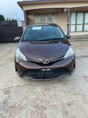 Toyota Vitz 1.3 FWD 5dr 2015 Brown