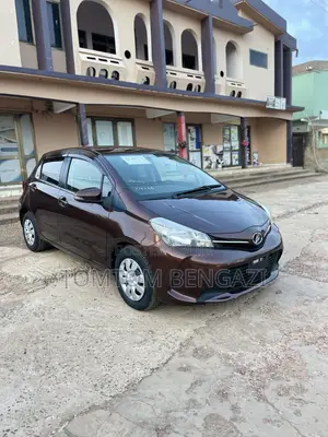 Toyota Vitz 1.3 FWD 5dr 2015 Brown