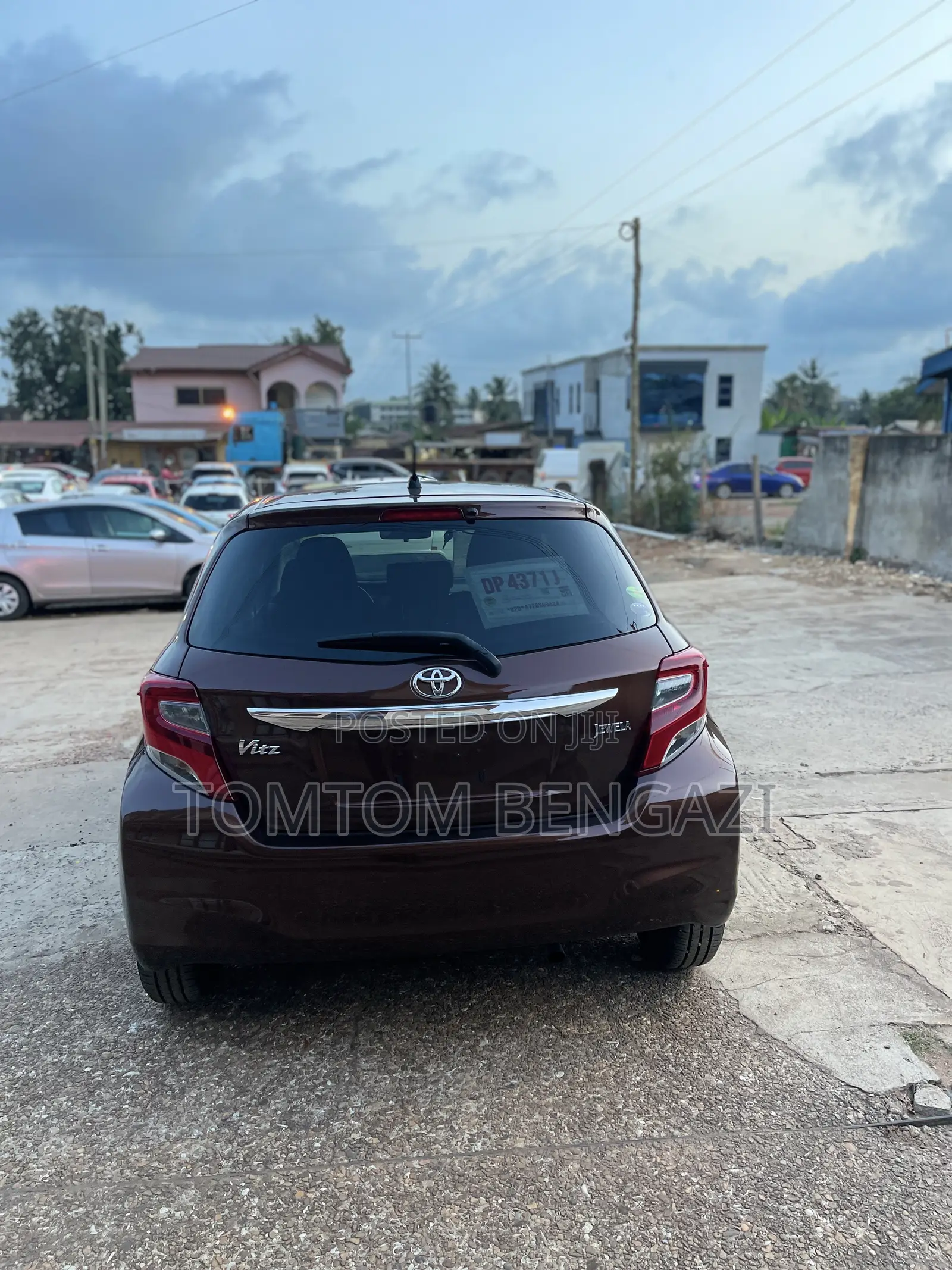 Toyota Vitz 1.3 FWD 5dr 2015 Brown