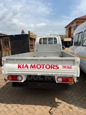 Kia Bongo 2010 White