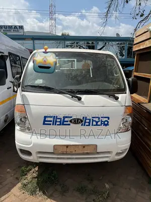Kia Bongo 2010 White