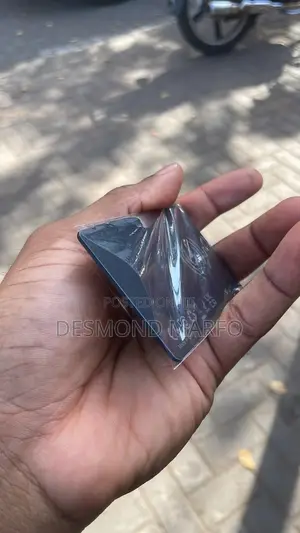 Smart Wireless GPS Tracker - Card