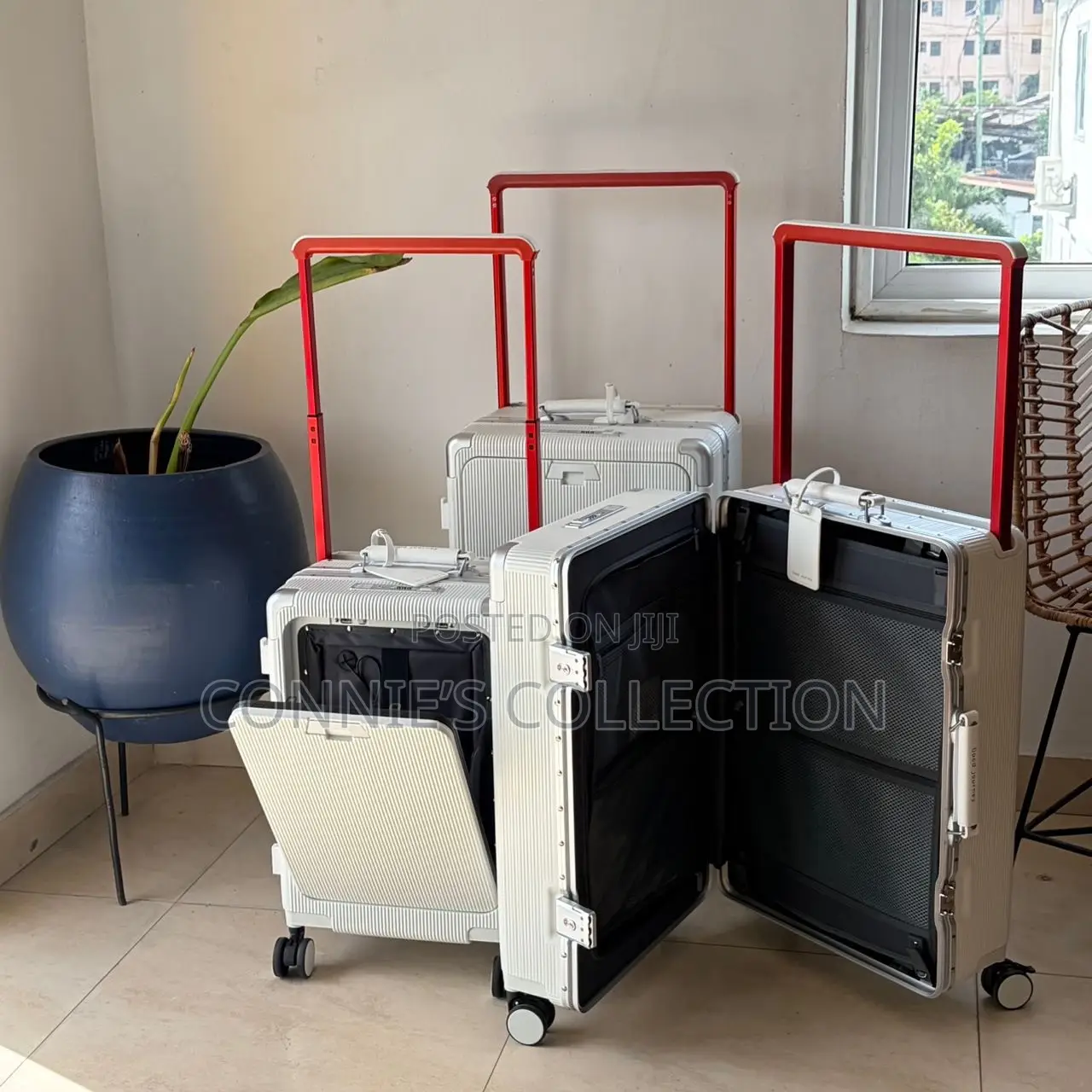 Ribbed Aluminum-Frame Polycarbonate Hardside Rolling Suitcases