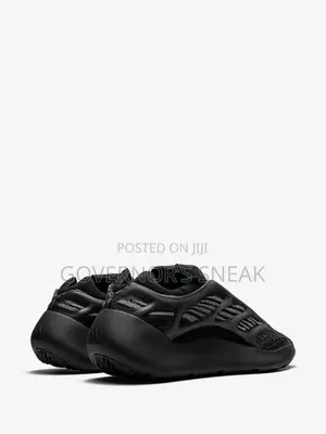 Adidas Yeezy 700 V3