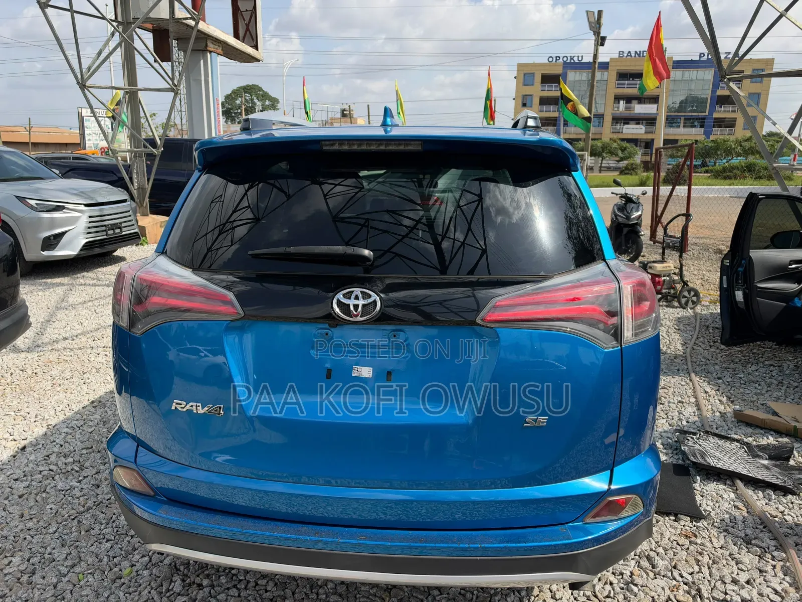 Toyota RAV4 SE AWD (2.5L 4cyl 6A) 2017 Blue