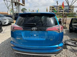 Toyota RAV4 SE AWD (2.5L 4cyl 6A) 2017 Blue