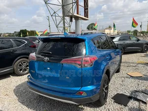 Toyota RAV4 SE AWD (2.5L 4cyl 6A) 2017 Blue