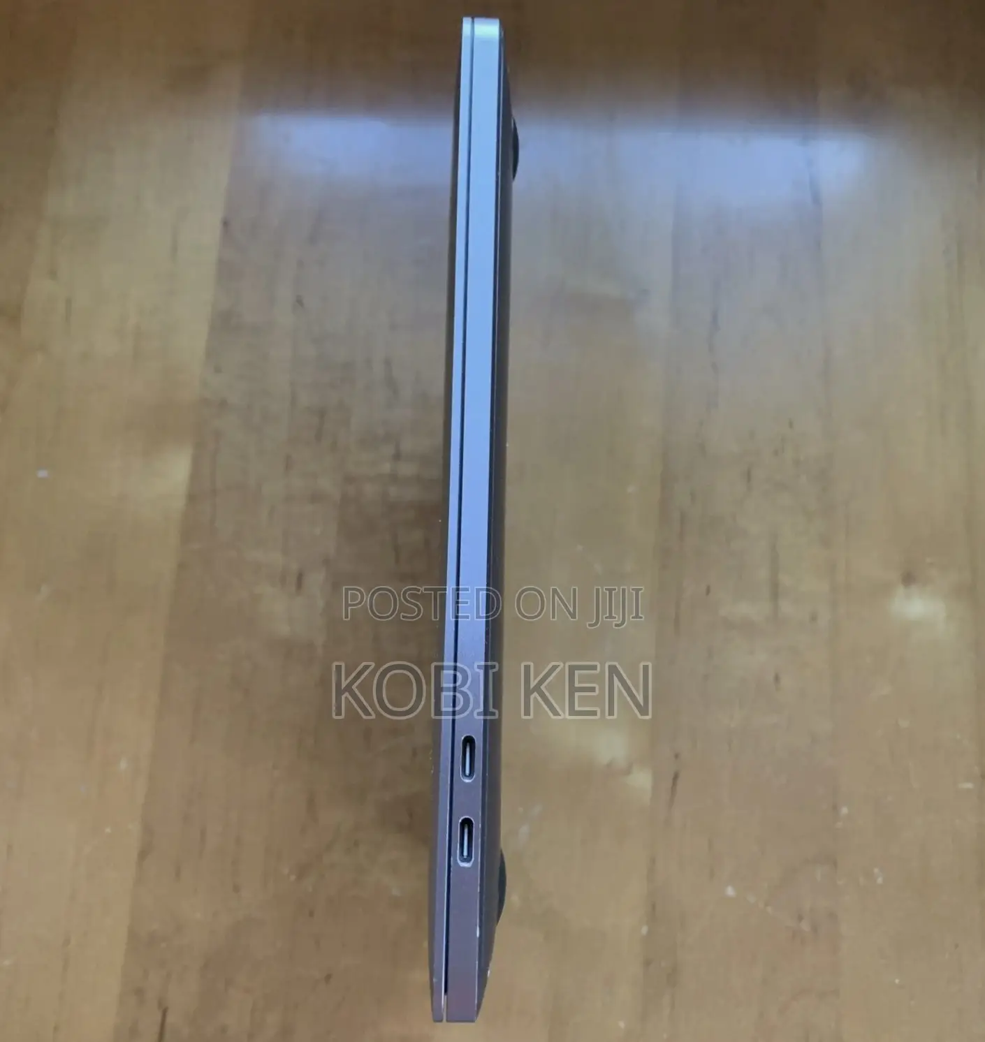 Laptop Apple MacBook Pro 2022 M2 8GB Apple M2 SSD 256GB