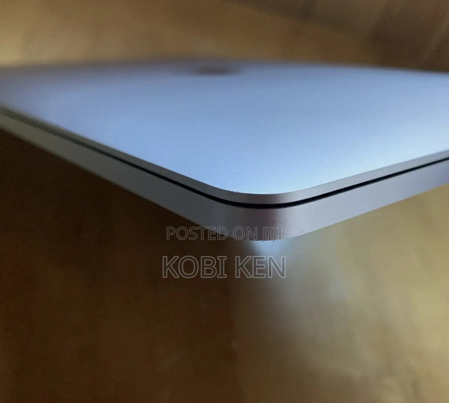 Laptop Apple MacBook Pro 2022 M2 8GB Apple M2 SSD 256GB