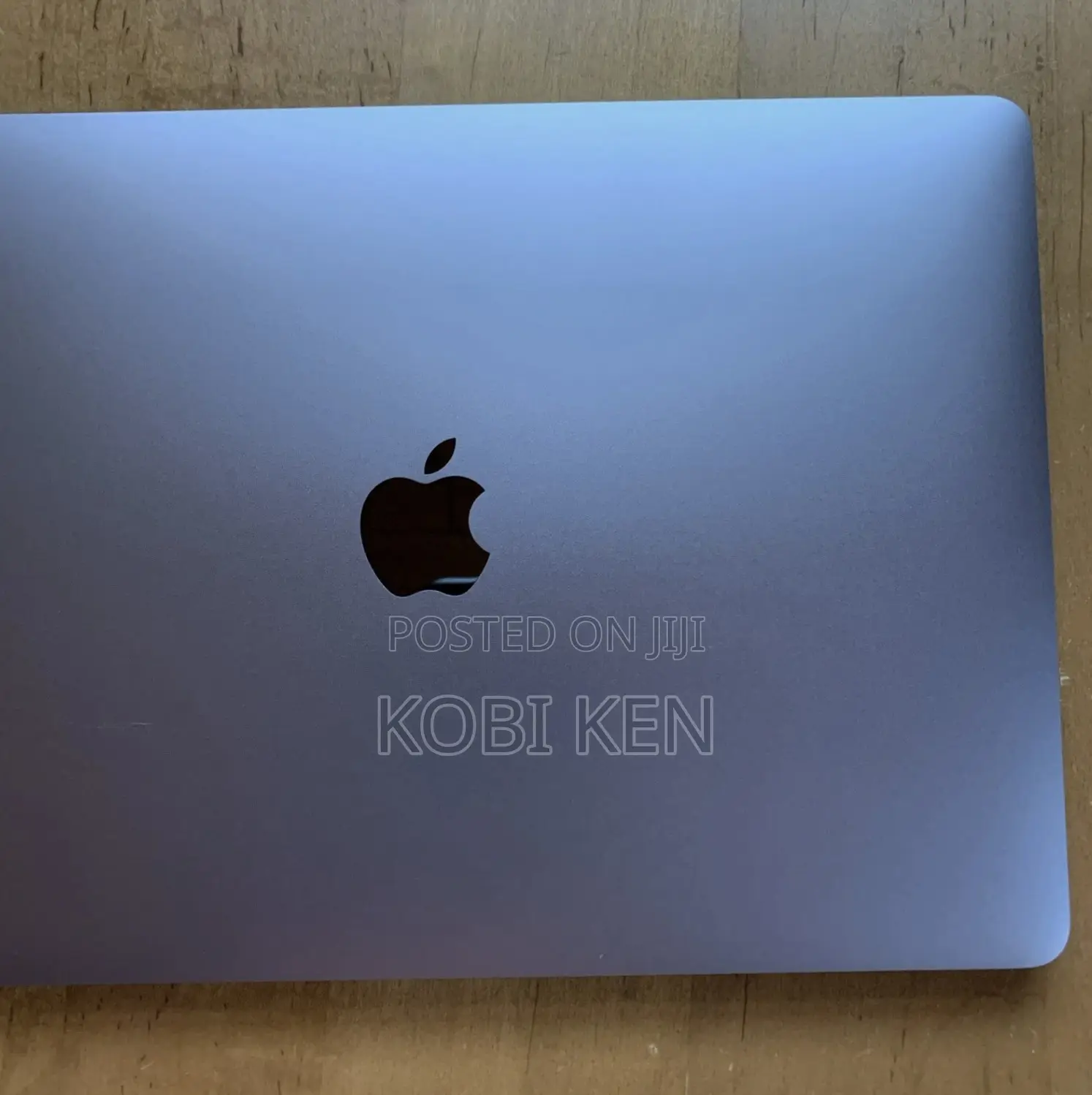 Laptop Apple MacBook Pro 2022 M2 8GB Apple M2 SSD 256GB