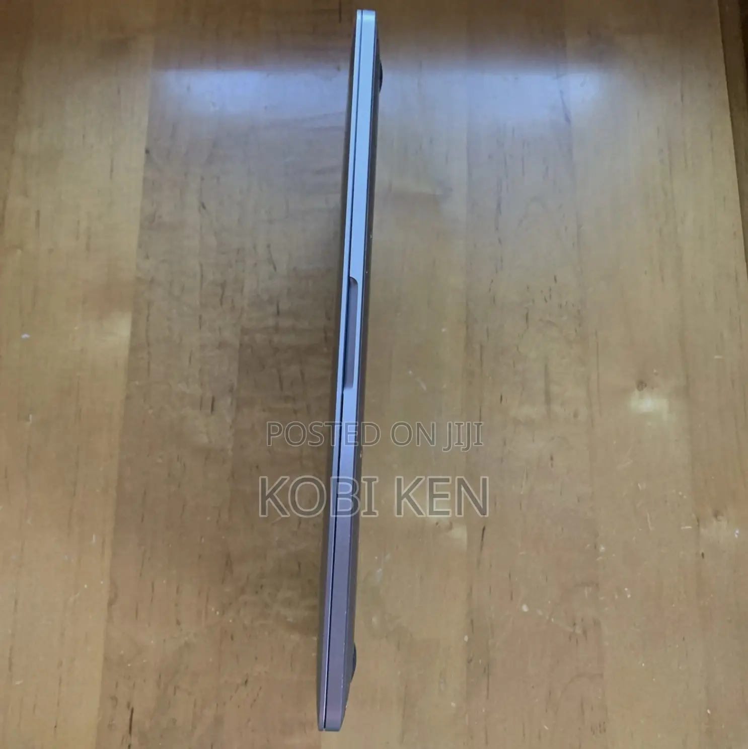 Laptop Apple MacBook Pro 2022 M2 8GB Apple M2 SSD 256GB