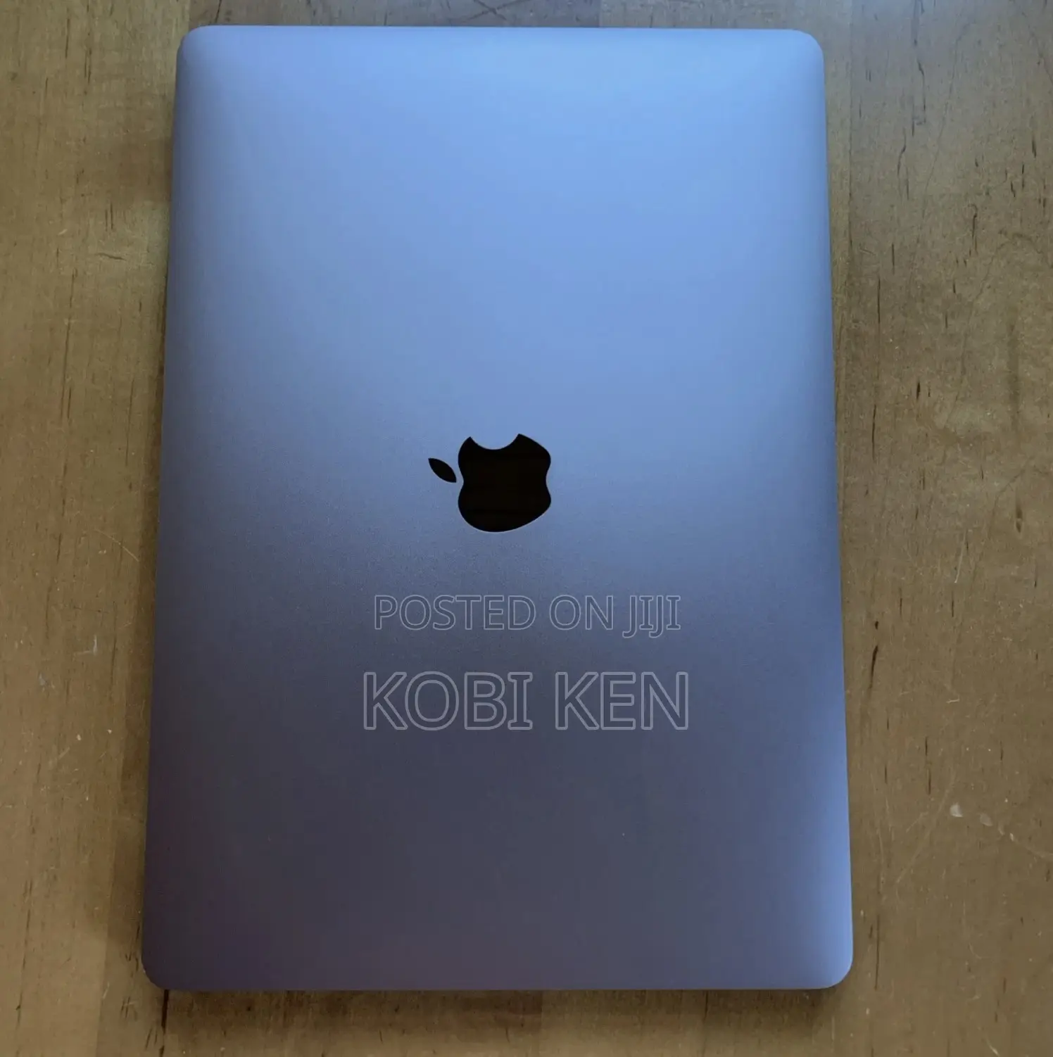 Laptop Apple MacBook Pro 2022 M2 8GB Apple M2 SSD 256GB