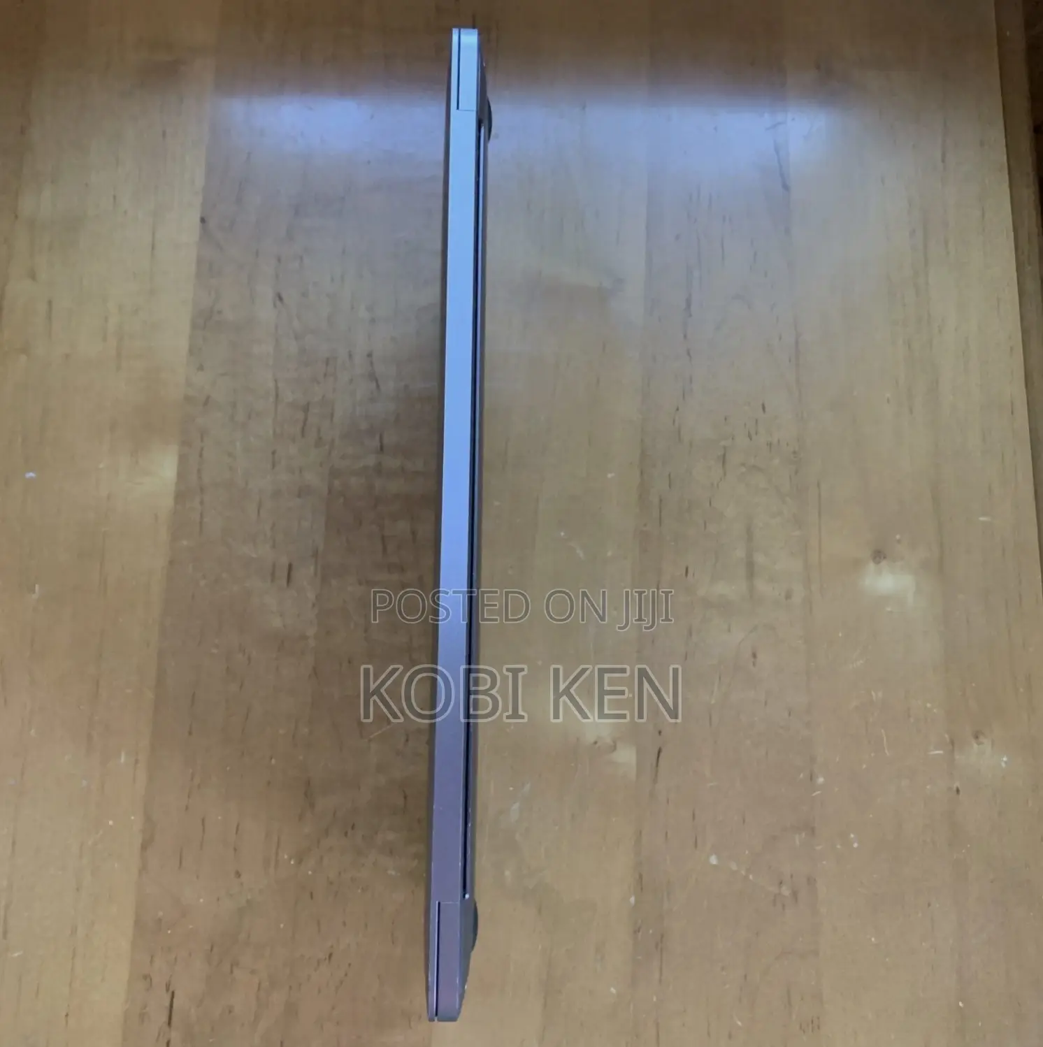 Laptop Apple MacBook Pro 2022 M2 8GB Apple M2 SSD 256GB