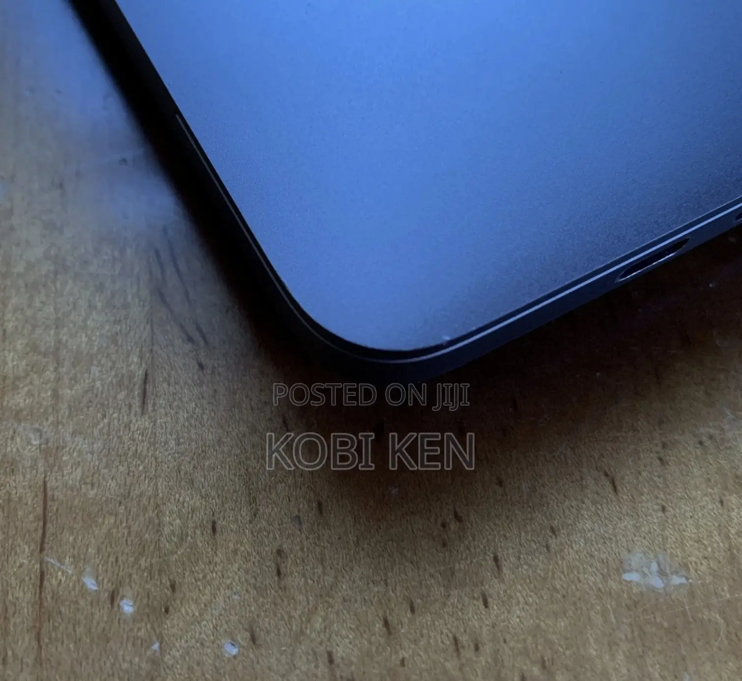 Laptop Apple MacBook Pro 2022 M2 8GB Apple M2 SSD 256GB