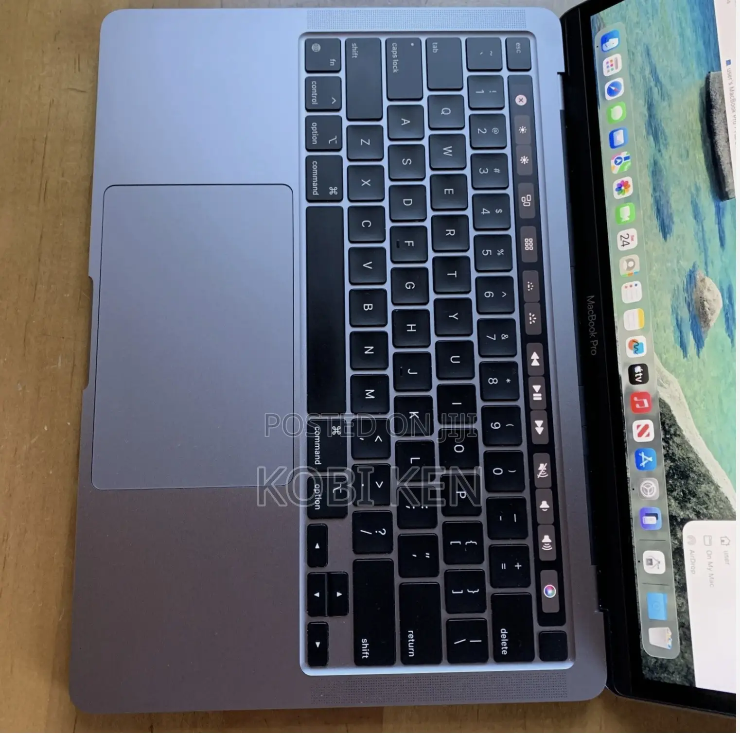 Laptop Apple MacBook Pro 2022 M2 8GB Apple M2 SSD 256GB