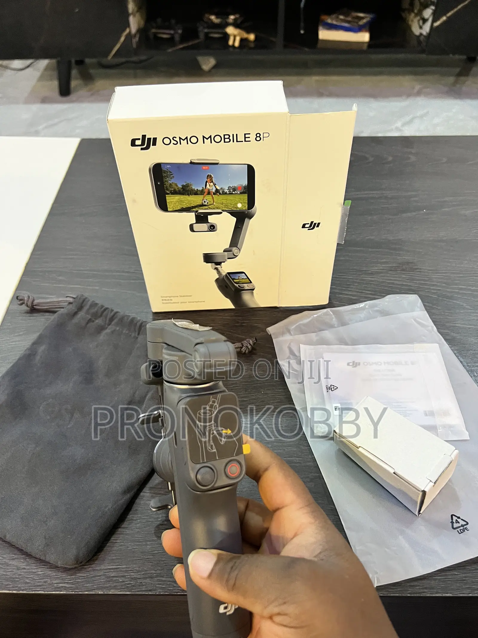 DJI Osmo Mobile 8P Smartphone Gimbal – Smooth Video Stabilisation
