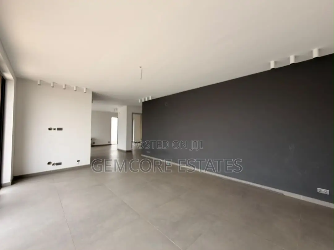 4bdrm House in East Legon Hills, Ashaley Botwe for sale
