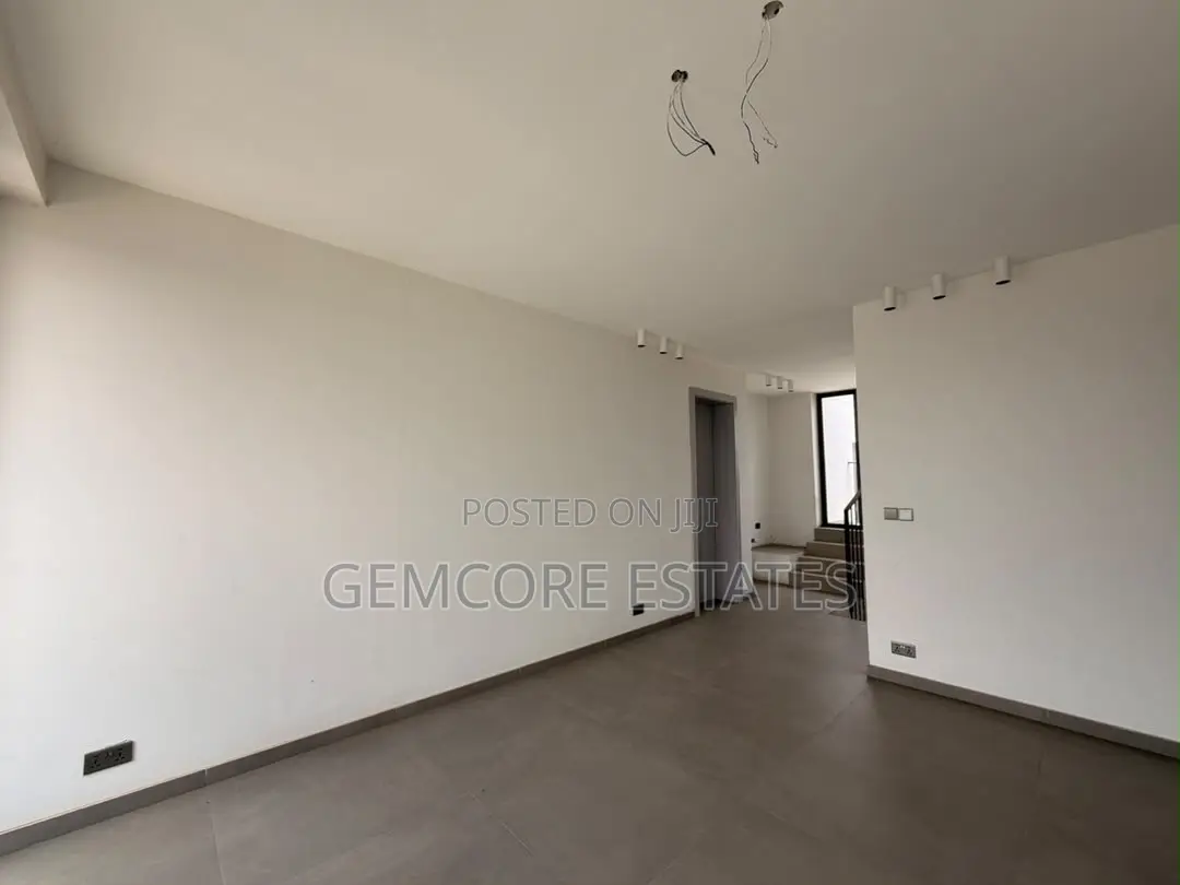 4bdrm House in East Legon Hills, Ashaley Botwe for sale