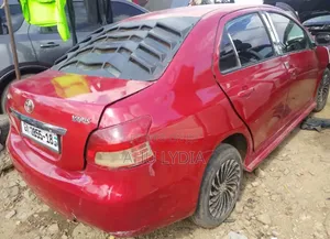 Toyota Yaris 2009 Red
