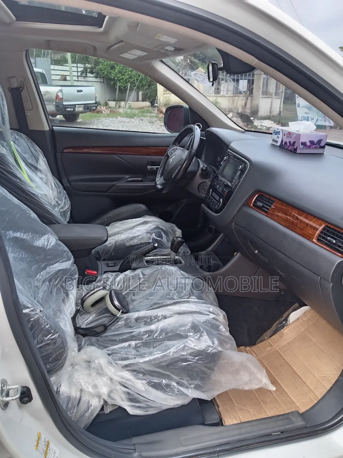 Mitsubishi Outlander SE 4dr SUV (2.4L 4cyl CVT) 2015 White