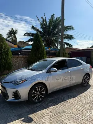 Toyota Corolla SE (1.8L 4cyl 6M) 2018 Silver