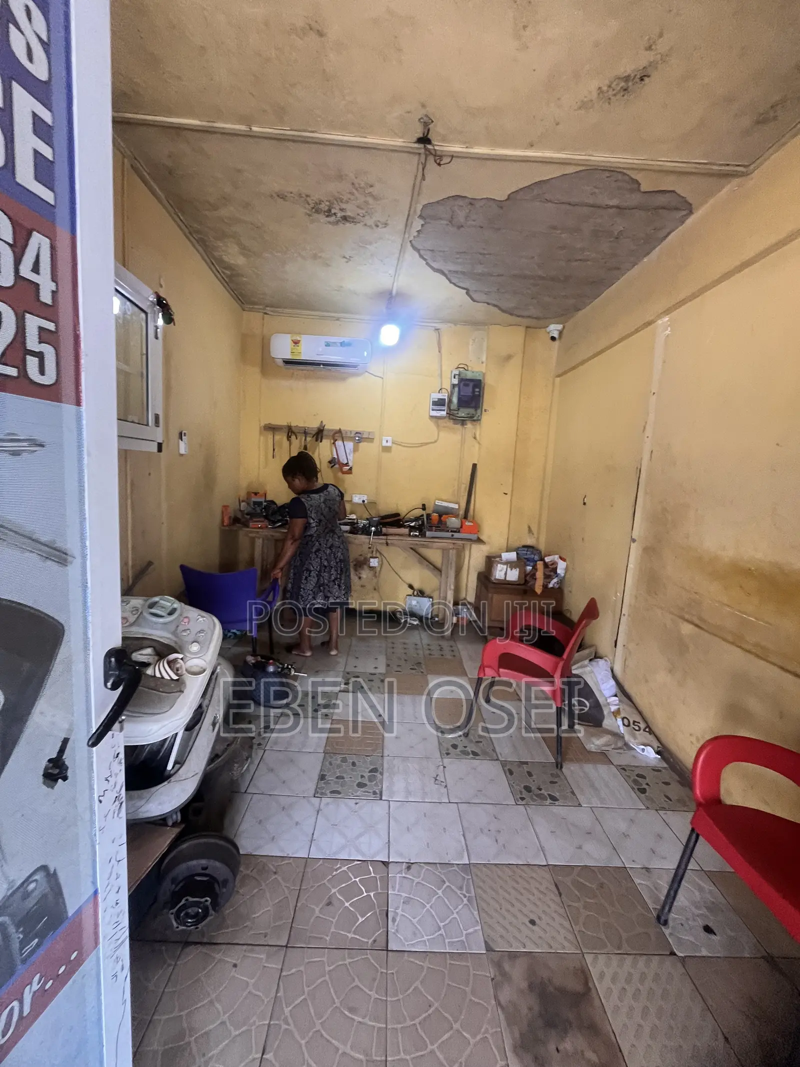 Shop for Rent at Dansoman Last Stop