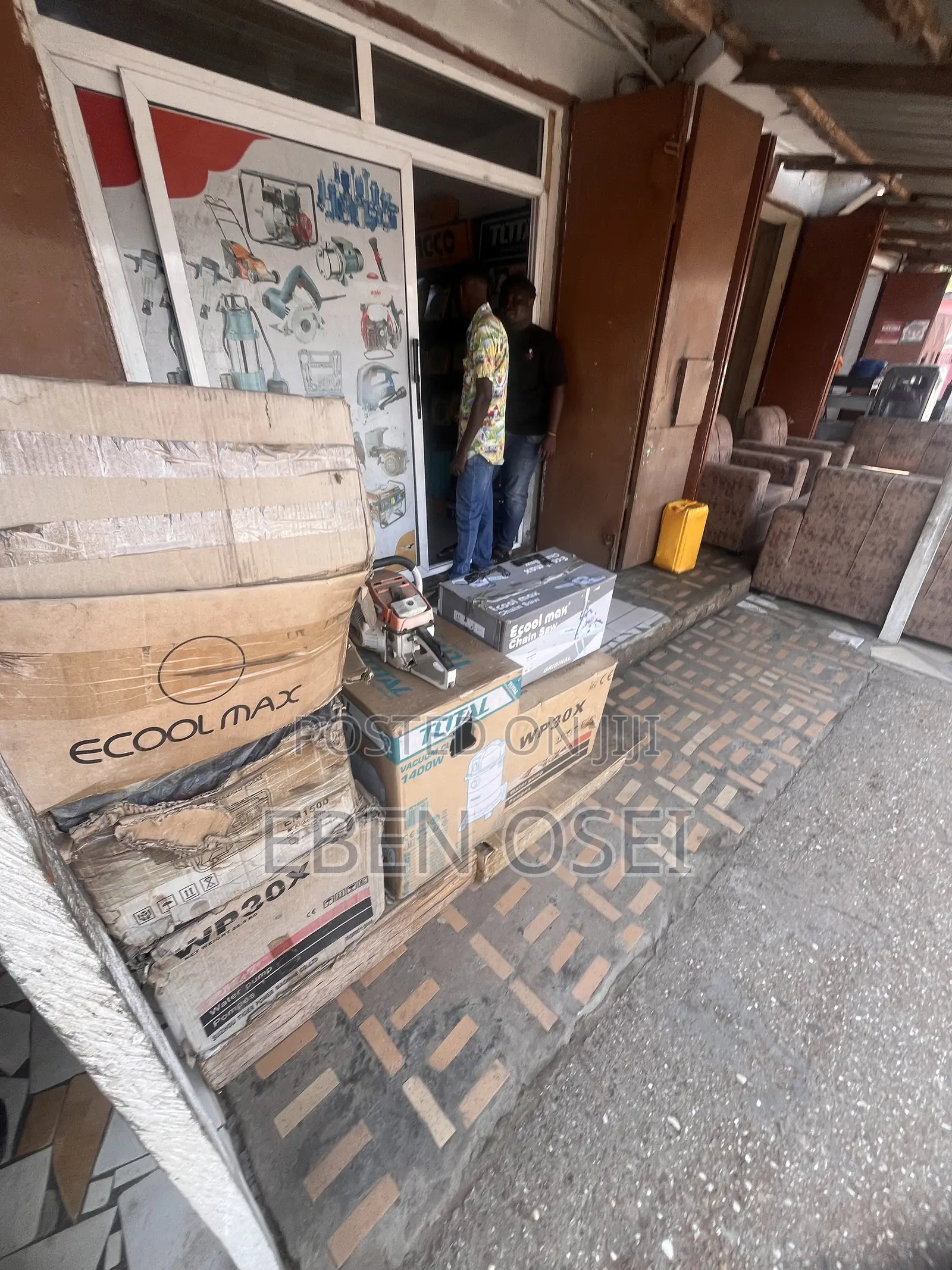 Shop for Rent at Dansoman Last Stop