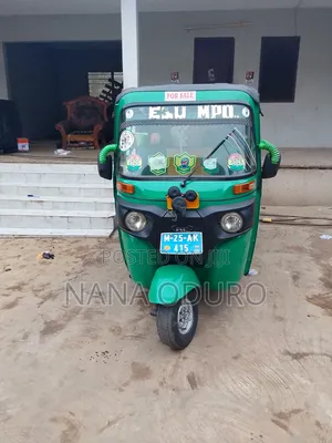 Bajaj RE 2022 Green