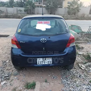 Toyota Vitz 2010 Blue