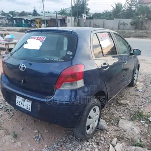Toyota Vitz 2010 Blue
