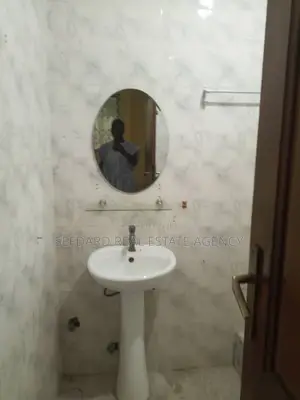 3bdrm Apartment in Sefdard Properties, Pokuase for rent