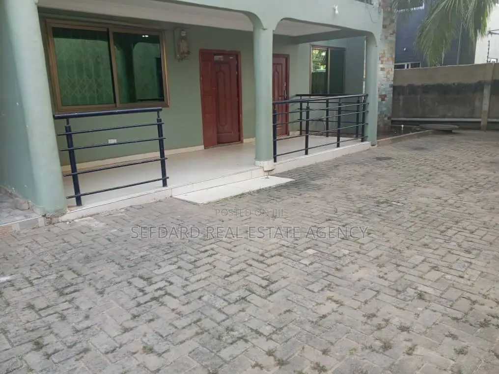 3bdrm Apartment in Sefdard Properties, Pokuase for rent