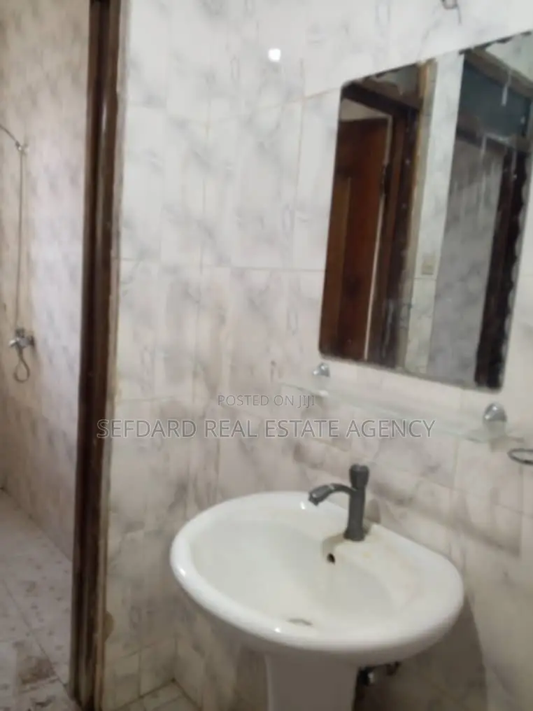 3bdrm Apartment in Sefdard Properties, Pokuase for rent
