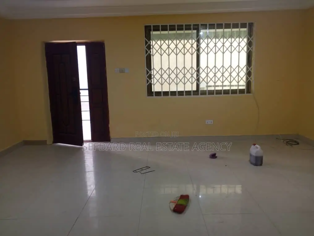 3bdrm Apartment in Sefdard Properties, Pokuase for rent